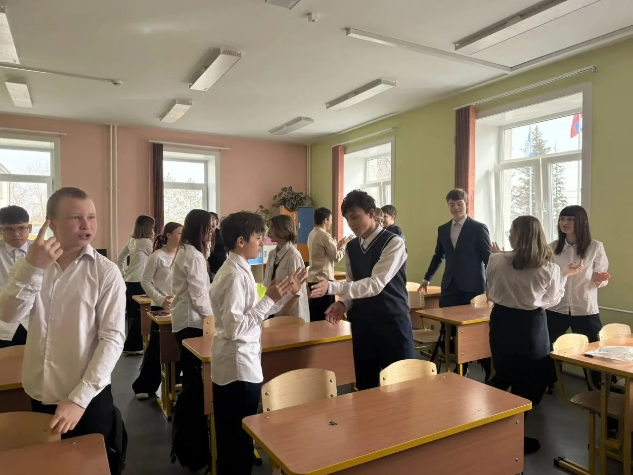 Театр — это не только сцена и зрители, но и магия живого слова! В честь Всемирного дня театра к наши