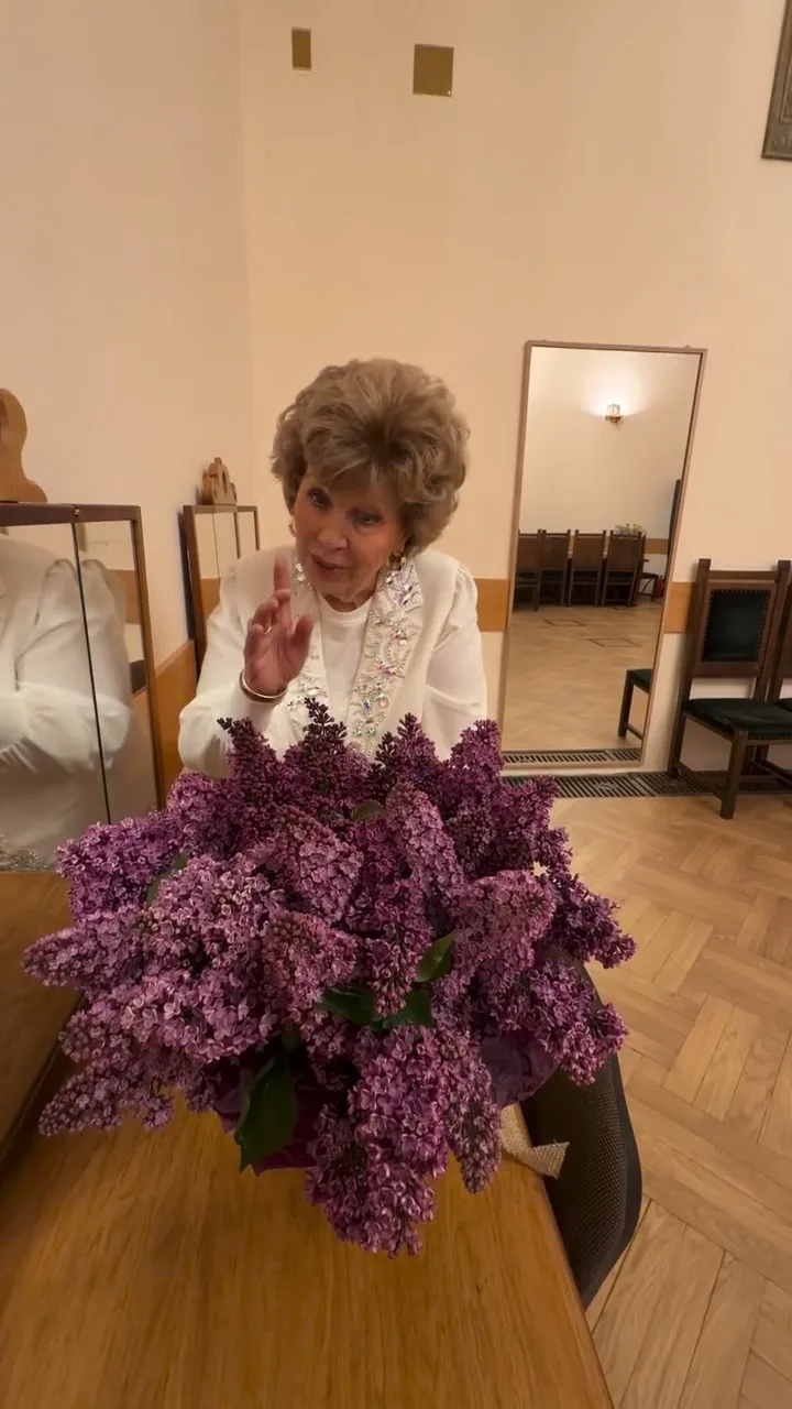 Вчера опять на первой полосе