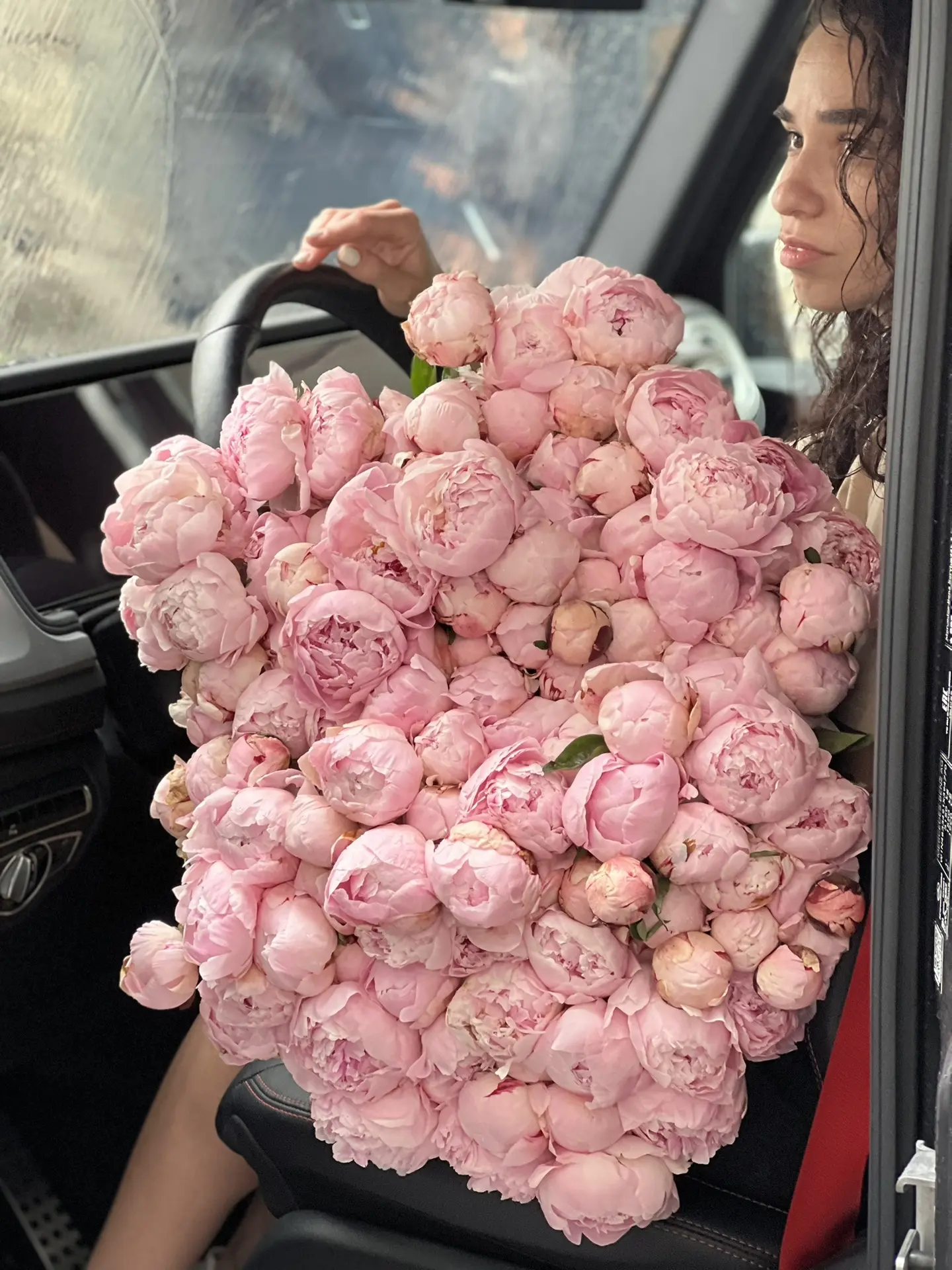 🌸 Сезон пионов на нашей ферме продолжается: время красоты, нежности и любви! 🌸