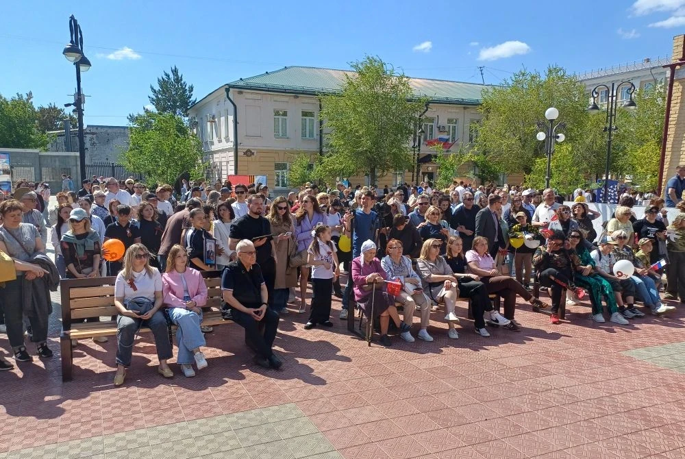 В День Победы с горожанами встречались творческие коллективы ОрГМУ  9 Мая стал настоящим праздником 