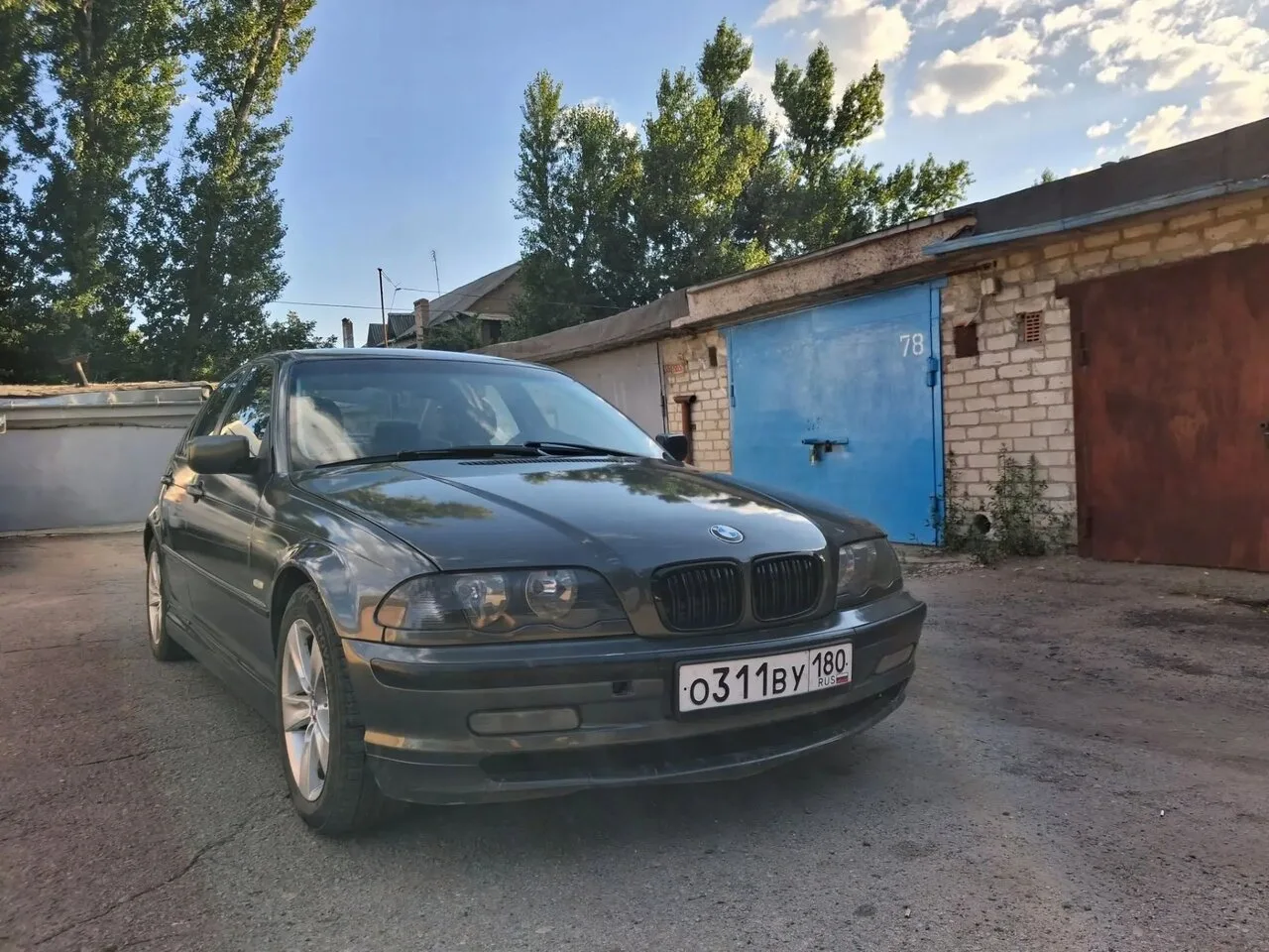 Продам BMW e46 316i 2001г выпуска. Я хозяин, полное переоформление. В достойном состоян...