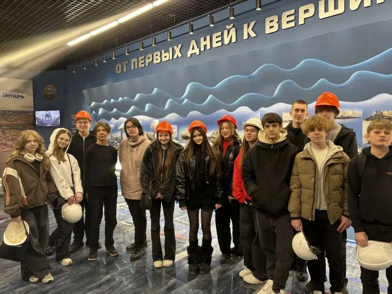 🚢 Неделя без турникетов: знакомство с судостроением!  На этой неделе учащиеся 8В, 8Г и 8Д классов по