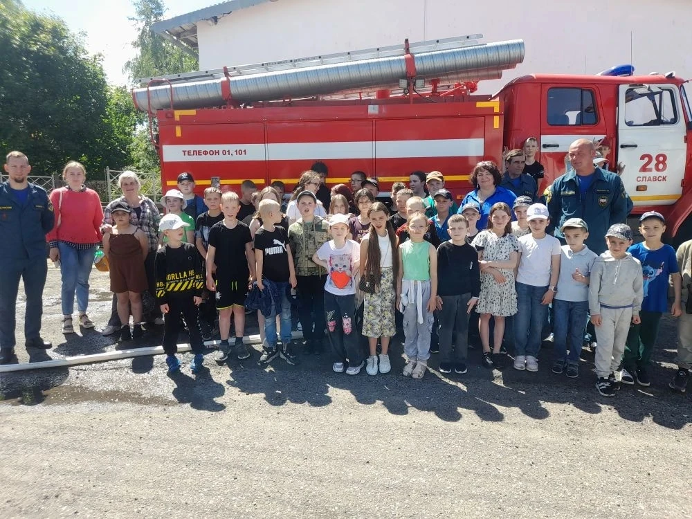 🔥 В гостях у настоящих героев! 🔥

Знакомство с правилами пожарной безопасности в теории — это важн