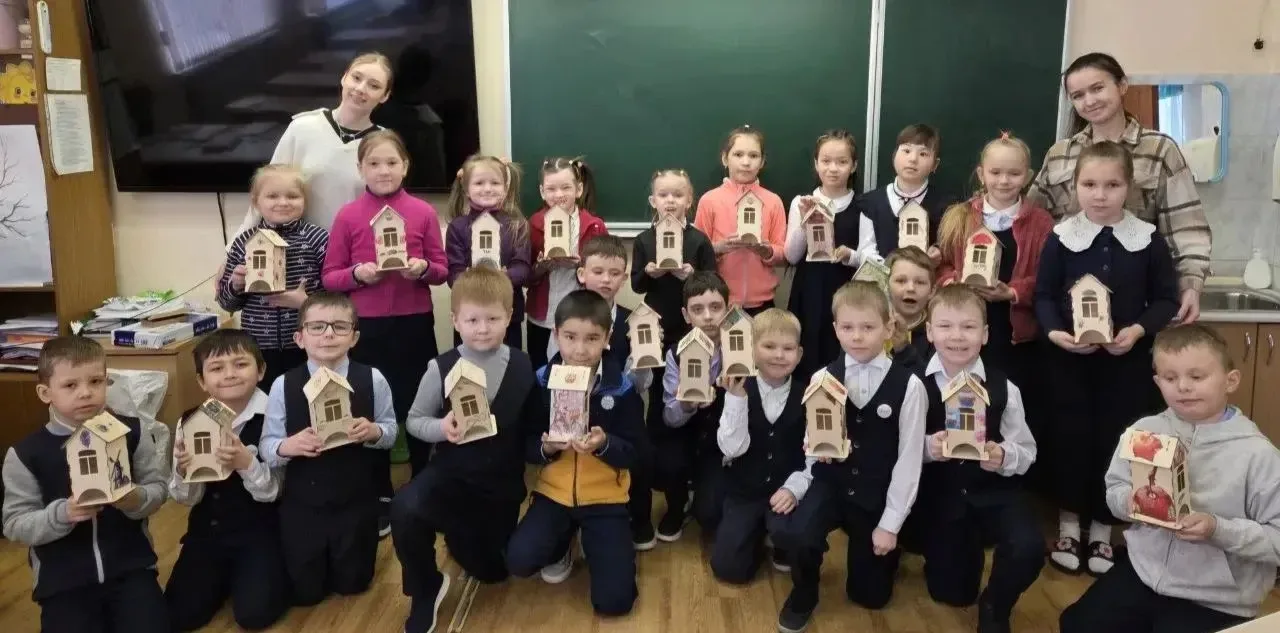 10 марта в 1д классе (классный руководитель Мамедова Р.М.) прошёл мастер-класс "Декупаж чайного доми