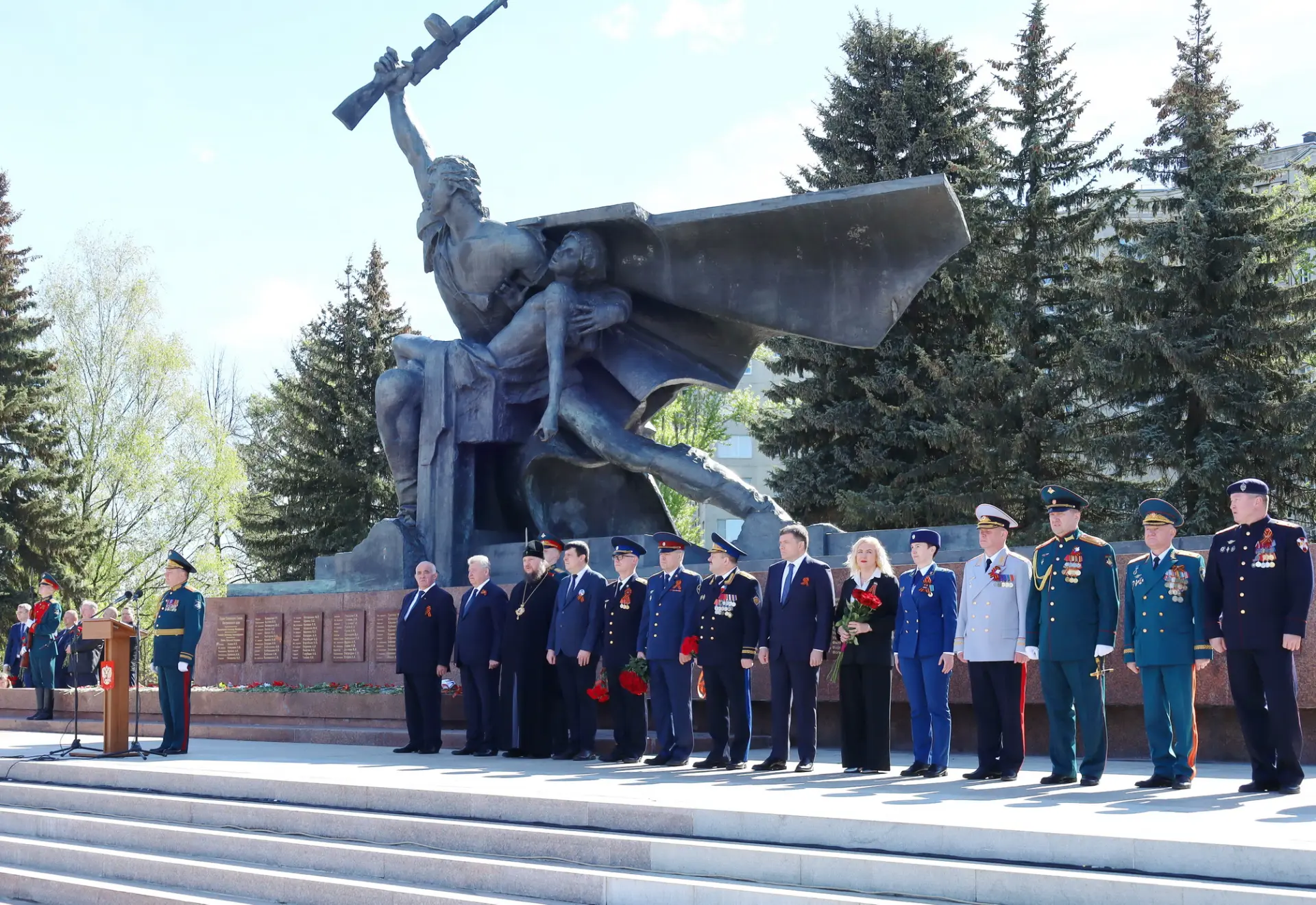 Костромские полицейские приняли участие в памятных мероприятиях, посвященных 81-годовщине Победы в В