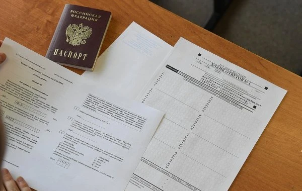 «Шпионские технологии не помогли»: двух свердловских выпускников выгнали с ЕГЭ за смарт-очки 🕶️❌

В