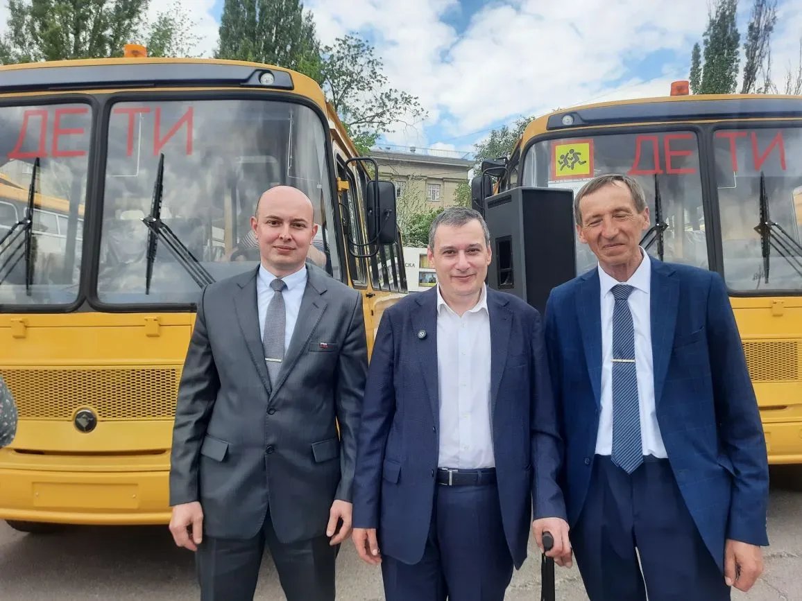 🚌 В Железногорском районе обновился школьный автопарк.