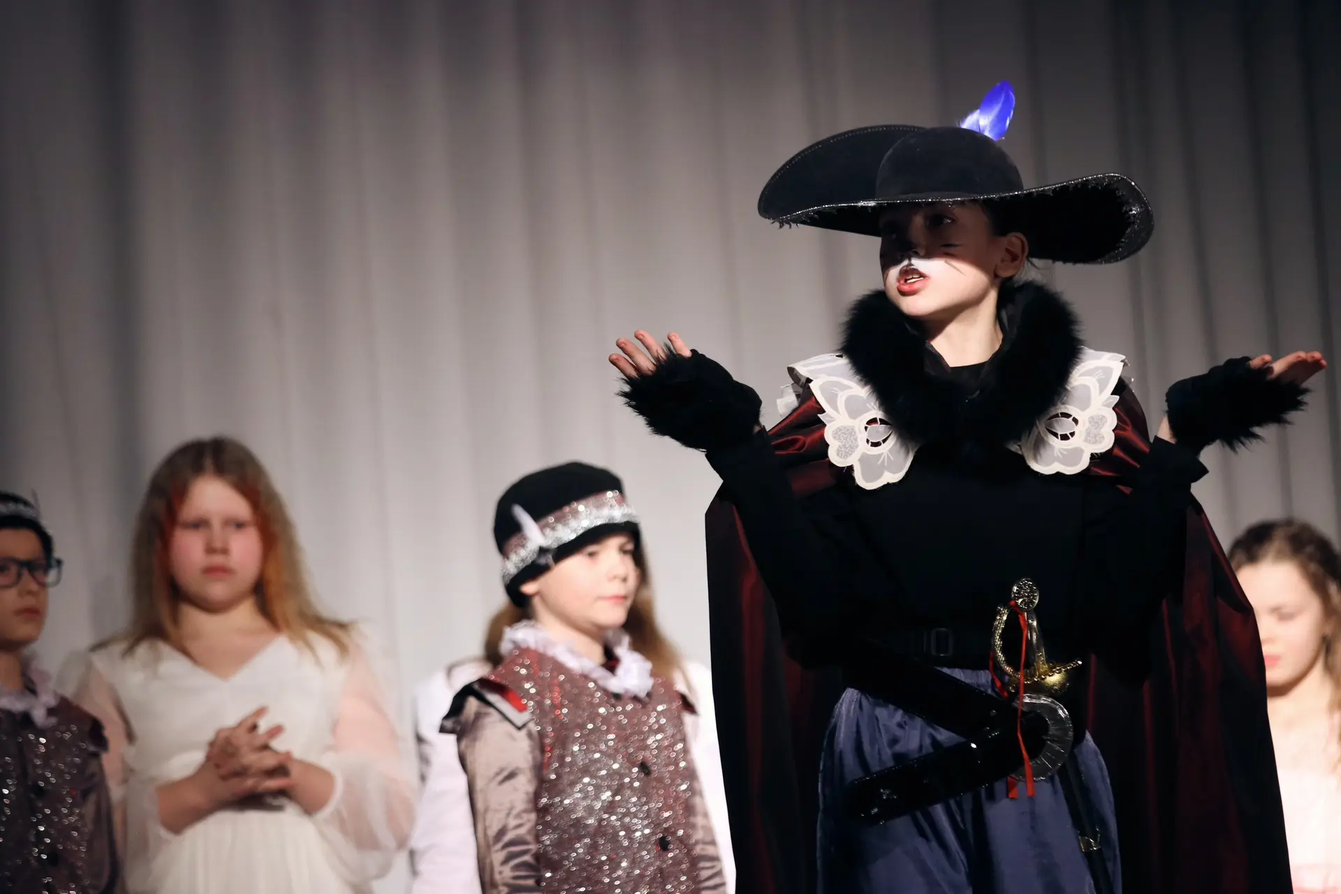 🎭 Школьная студия «Театральный союз» приглашает в новый творческий сезон