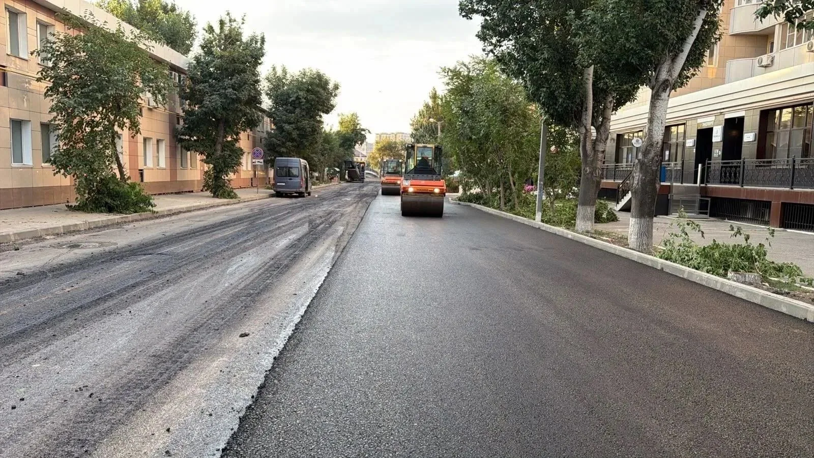 🚧На улице Костина идёт укладка второго слоя асфальта

Дорожники уже выполнили около 50 % работ по у