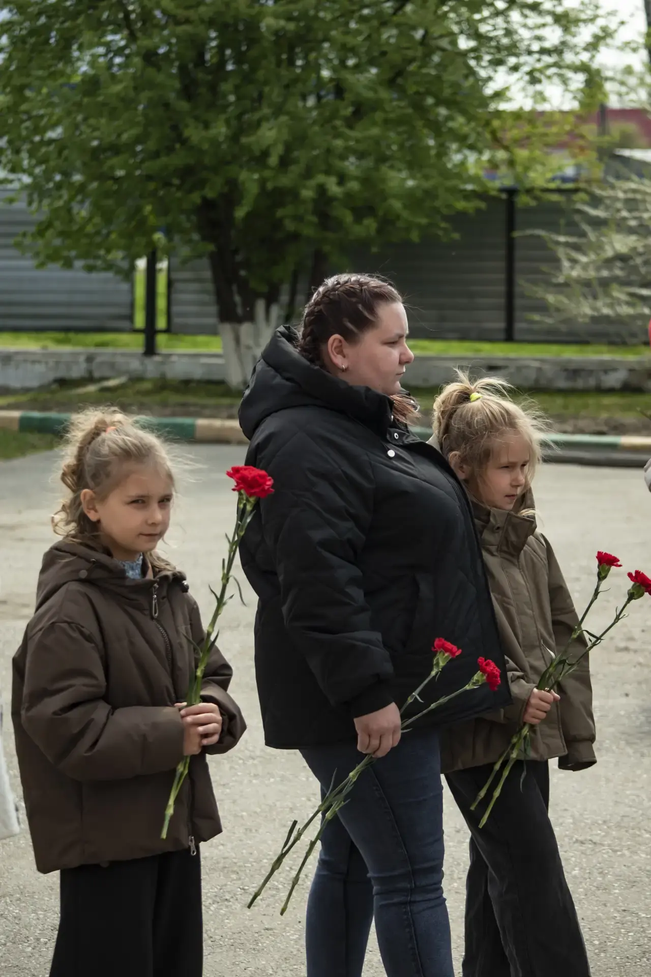 🕯️ Память герою: в Сорокинском округе открыли мемориальную доску Константину Знаменщикову