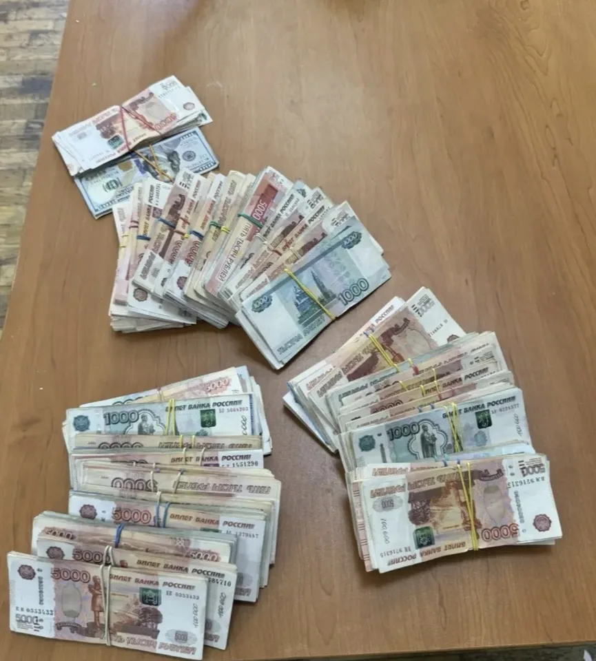 Более 40 млн рублей штрафа заплатит россиянин за недекларирование валюты