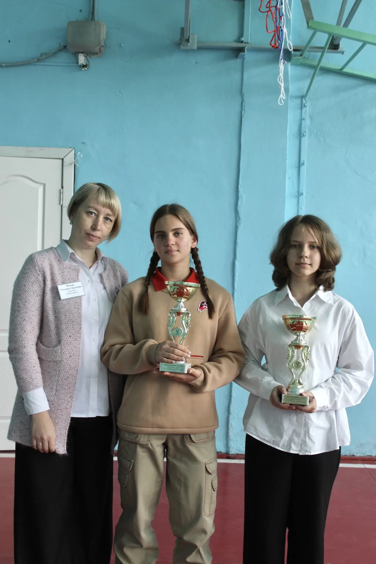 🎓 Сегодня в нашей школе прошли итоговые линейки, посвященные завершению учебного года! 🎓  Мы подвели