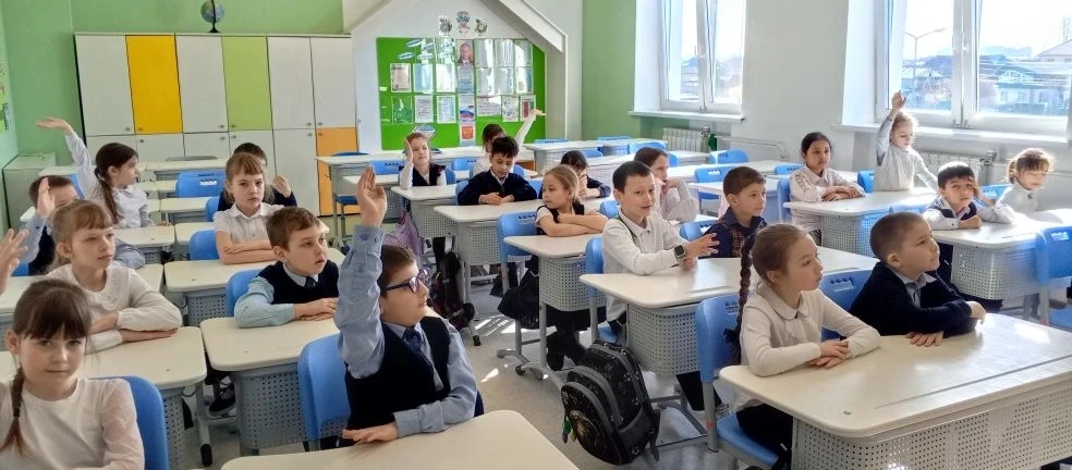 🌟📚В пятницу состоялась еще одна увлекательная встреча для наших первоклассников 🔔   1 в класс познак