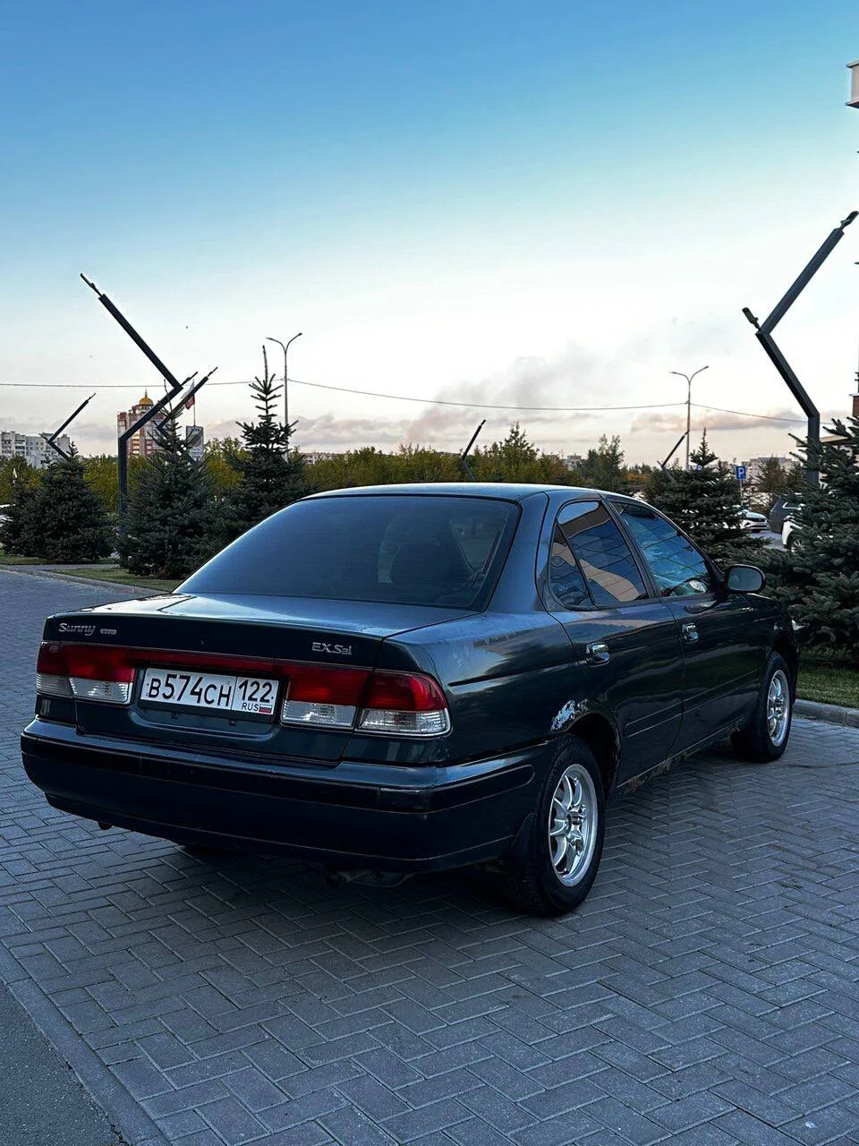 🚗 Nissan Sunny — Барнаул