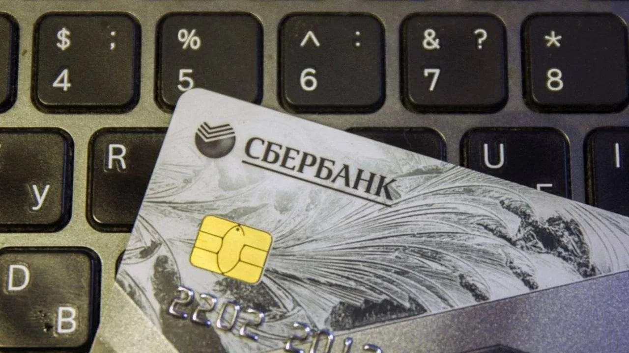 19 жителей Брянской области отдали мошенникам 3,2 млн рублей за неделю

Жертвами телефонных и сетевы