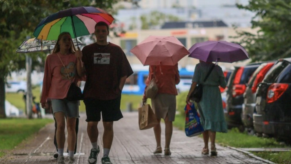 ☔️ Доброе утро, соседи!

Погода сегодня ухудшится — ожидаются дожди и похолодание до +18...+20°C.

Б