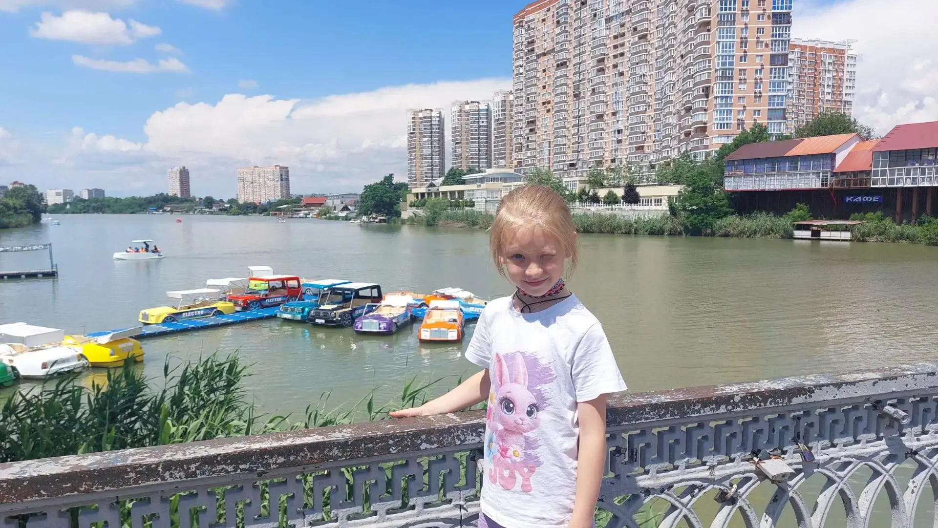 Летние истории ☀️

✨ Ученица 1 «А» класса Ксения Немерицкая на летних каникулах вместе с семьёй побы