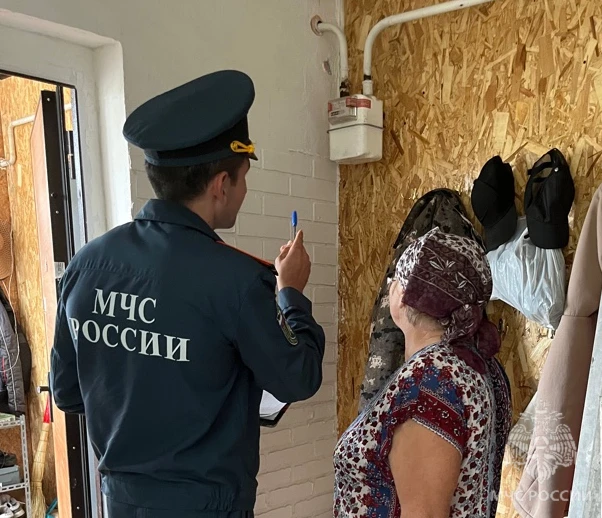 ⚠ Основная задача – пожарная  безопасность в жилом секторе    Сотрудники госпожнадзора по Свердловск