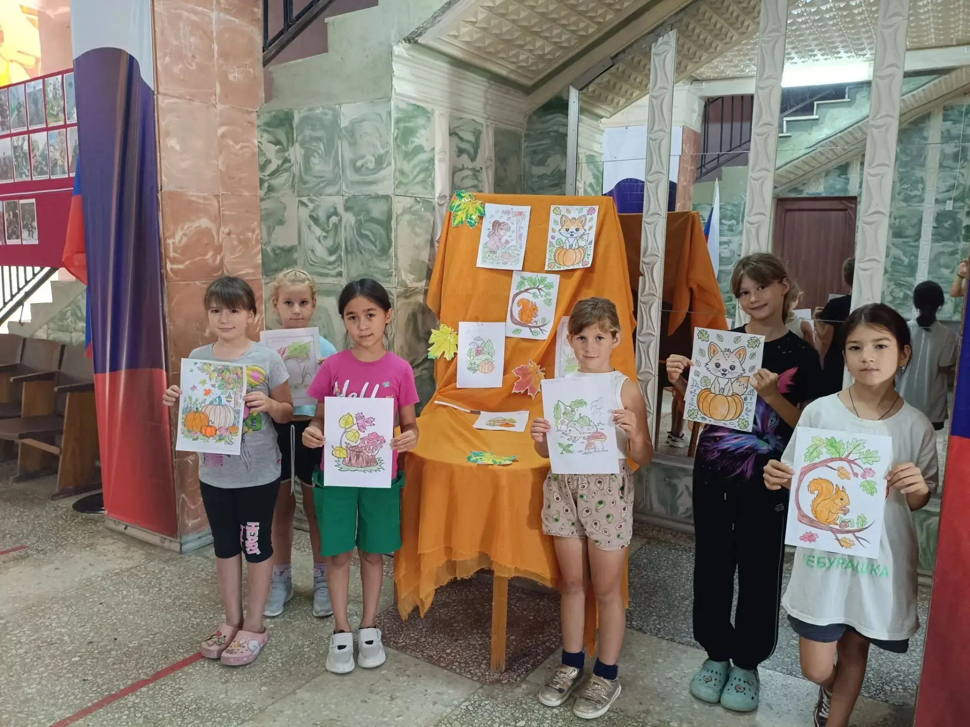 🍂 Осень в каждом штрихе: в Доме культуры открылась выставка «Осенний пейзаж»! 🍂