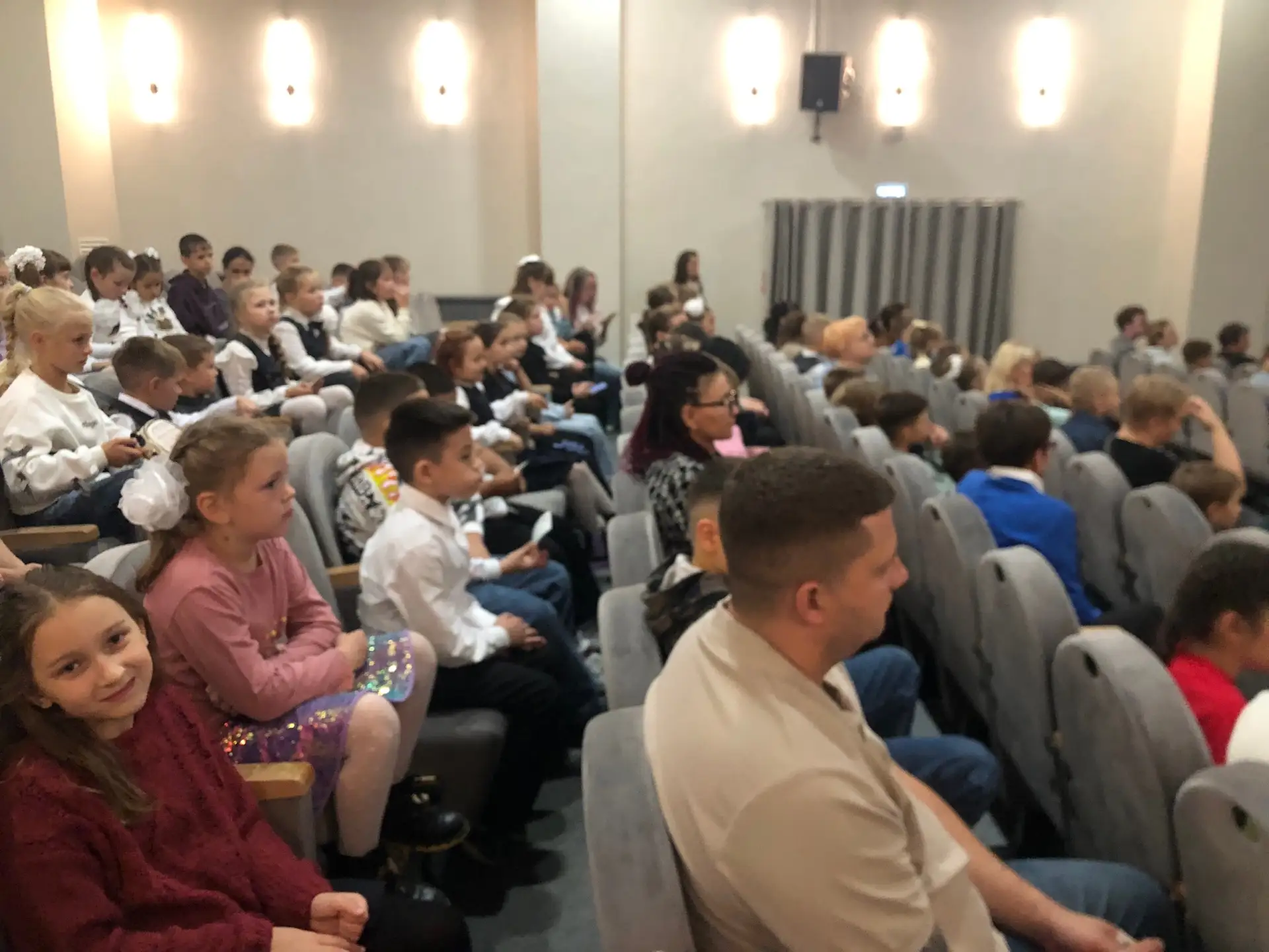 01.09.2026. 3 б класс вместе с классным руководителем, Сайко Анной Григорьевной, и роди...