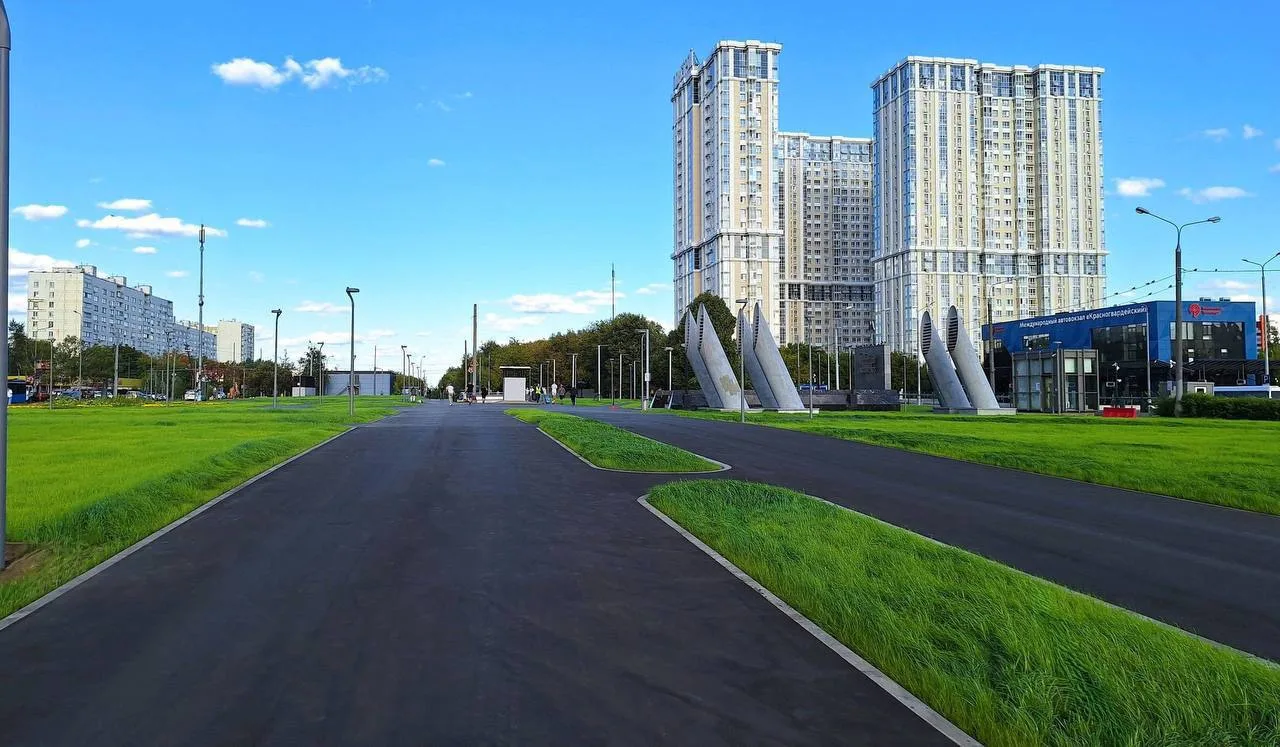 Ореховый бульвар продолжает преображаться)