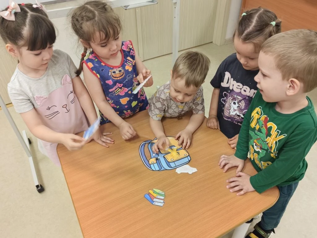 В группе "Звёздочки" прошло увлекательное занятие по экологии!  Дети вспомнили важные правила поведе