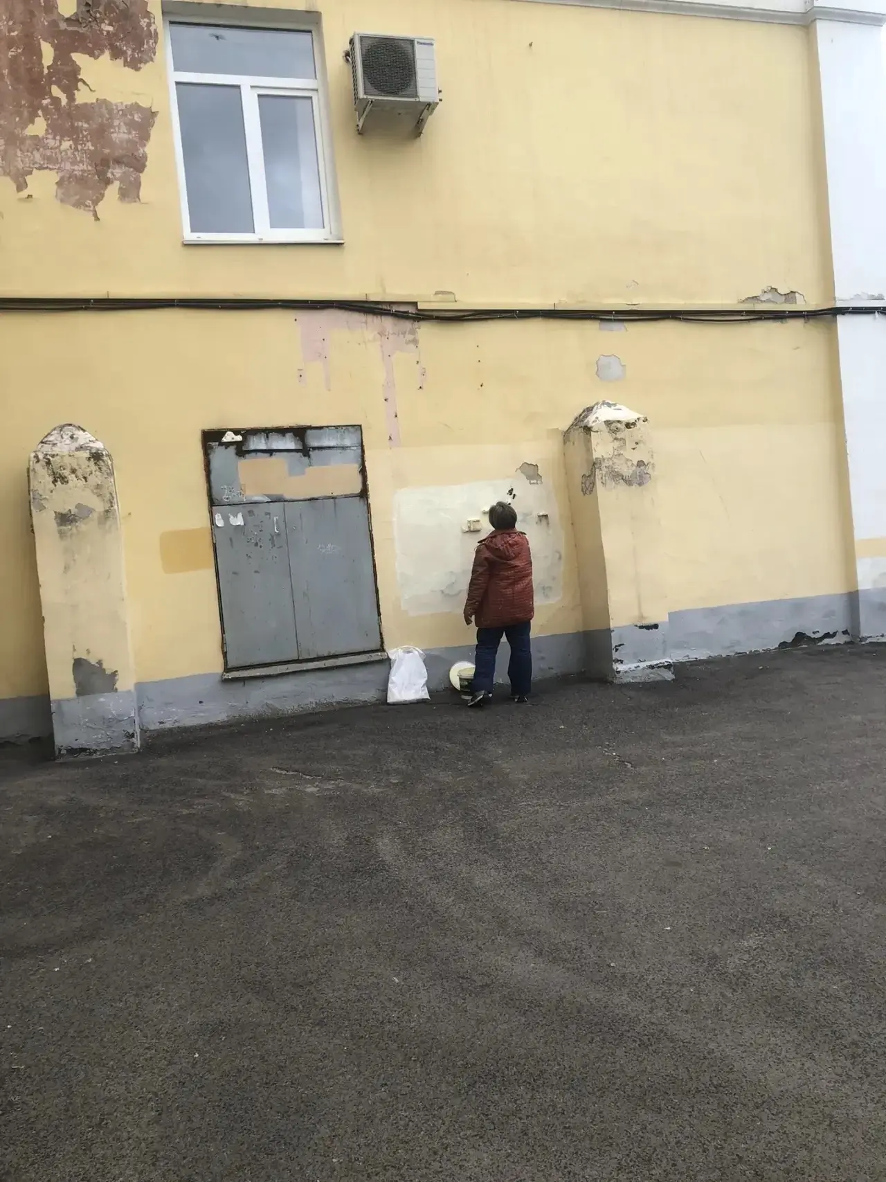 Закрашены наркотические надписи по адресам Горького 67, 40, Березина 1, 3