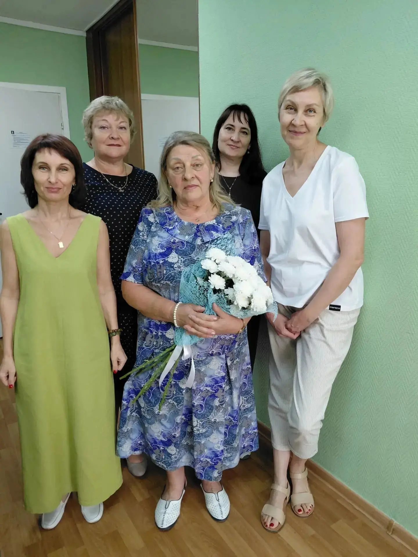 Сегодня мы от всего сердца поздравляем с 70 летним юбилеем Ольгу Николаевну Кузнецову, бывшего дирек