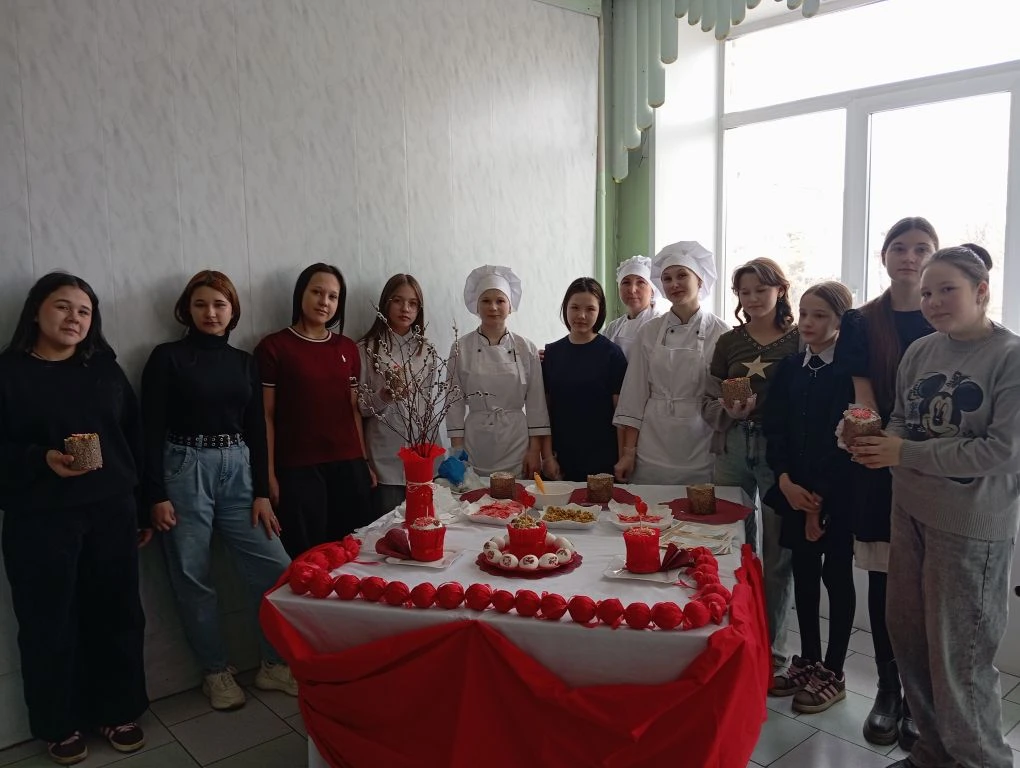 🎓 ПРОФОРИЕНТАЦИЯ  Ученики 7Е и 7А классов под руководством педагога-навигатора проекта «Билет в буду