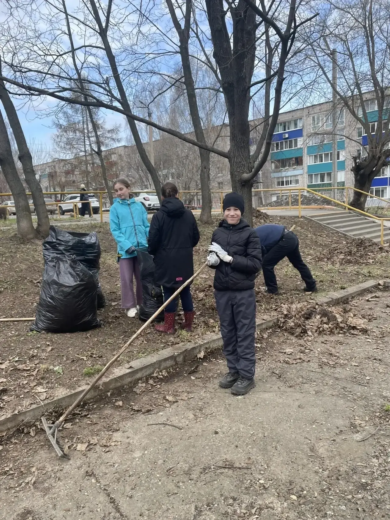 ЧИСТЫЙ ГОРОД - ОБЩЕЕ ДЕЛО  В нашей школе стартовала ежегодная акция «Чистый город - общее дело», реб
