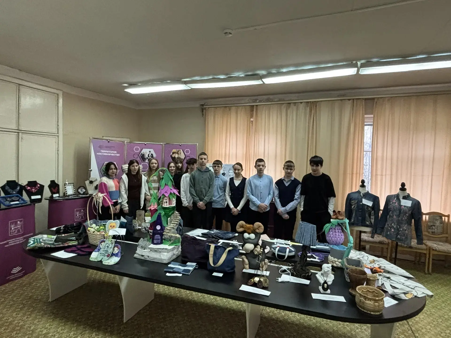 ➡ ТВОРЧЕСКИЕ УСПЕХИ  👏23 апреля учащиеся 7 "Б" класса посетили выставку «Второе дыхание вещей».   👍 