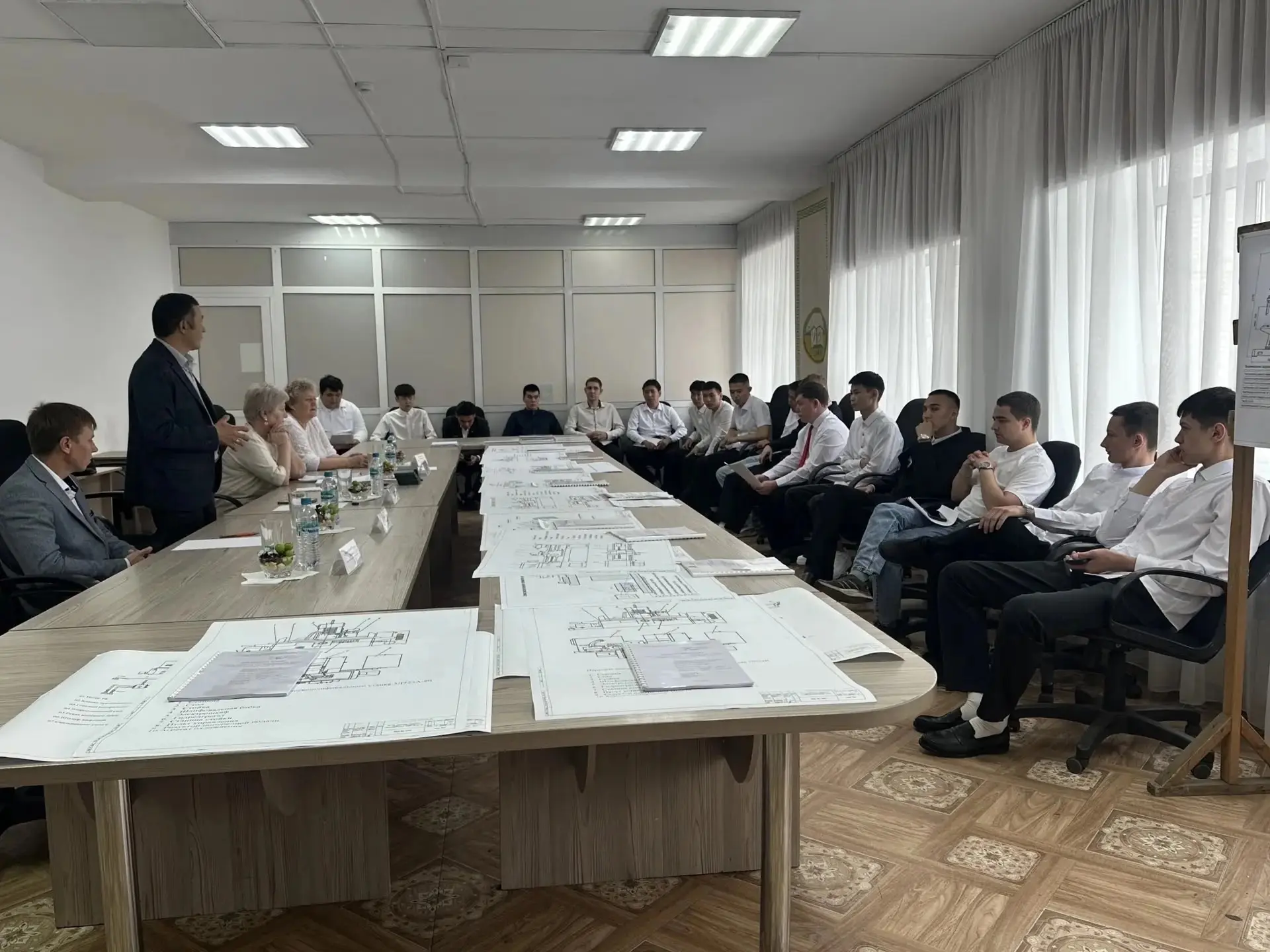 🔹️Защита дипломных проектов

Сегодня заключительный день защиты дипломов. Защищают свои дипломные п