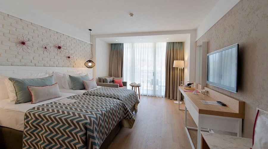 Akra Kemer 5* — это отель в Кемере (Турция), который сочетает концепцию Ultra All Inclusive, разнооб