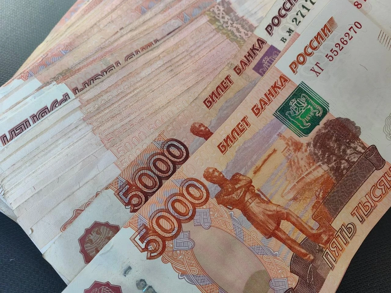 В Братском районе работникам ЖКХ выплатили долги по зарплате на 1,8 млн рублей.