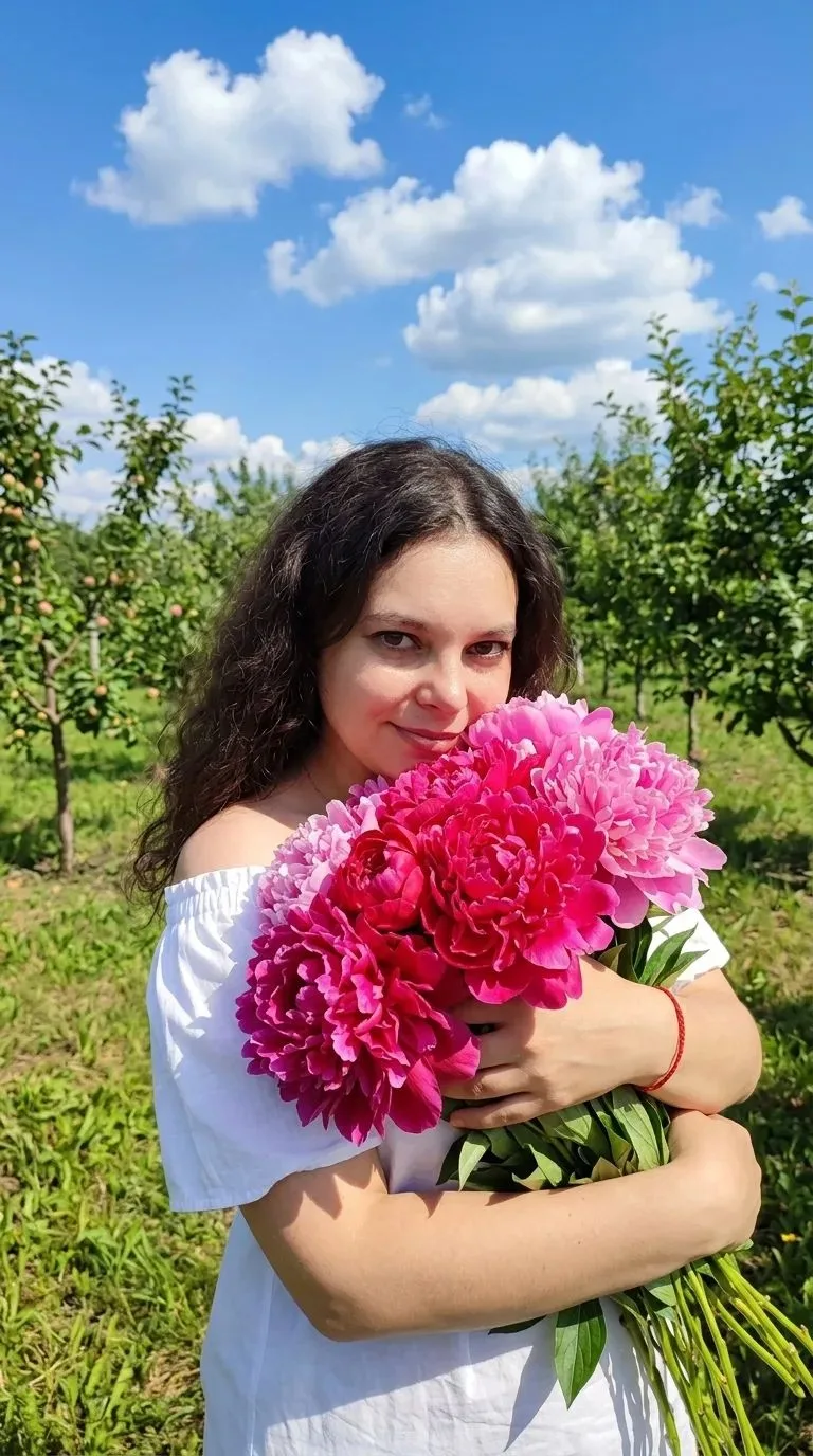 Сегодня свой день рождения отмечает воспитатель нашего детского сада Османова Оксана Ал...