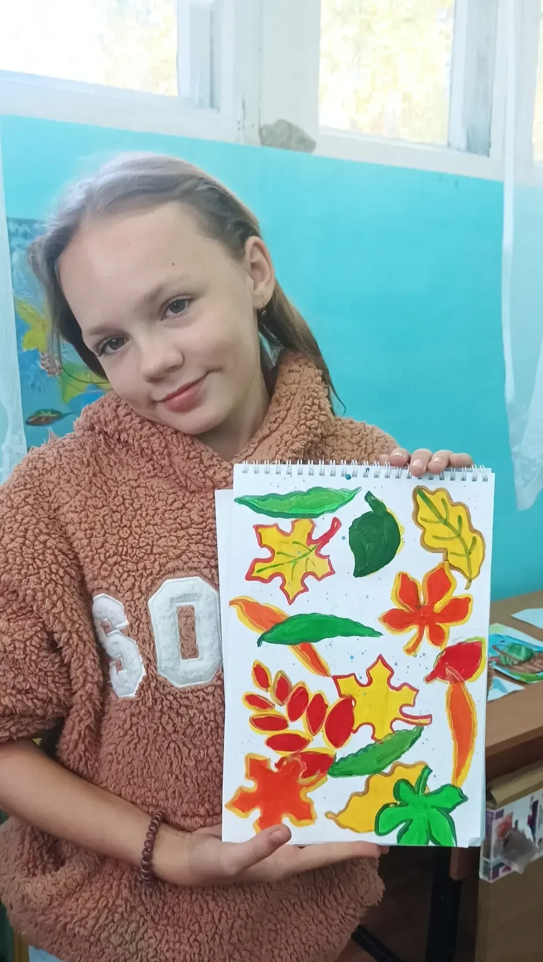 В детско-юношеском центре ребята творческого объединения «Юный художник и краевед» под ...