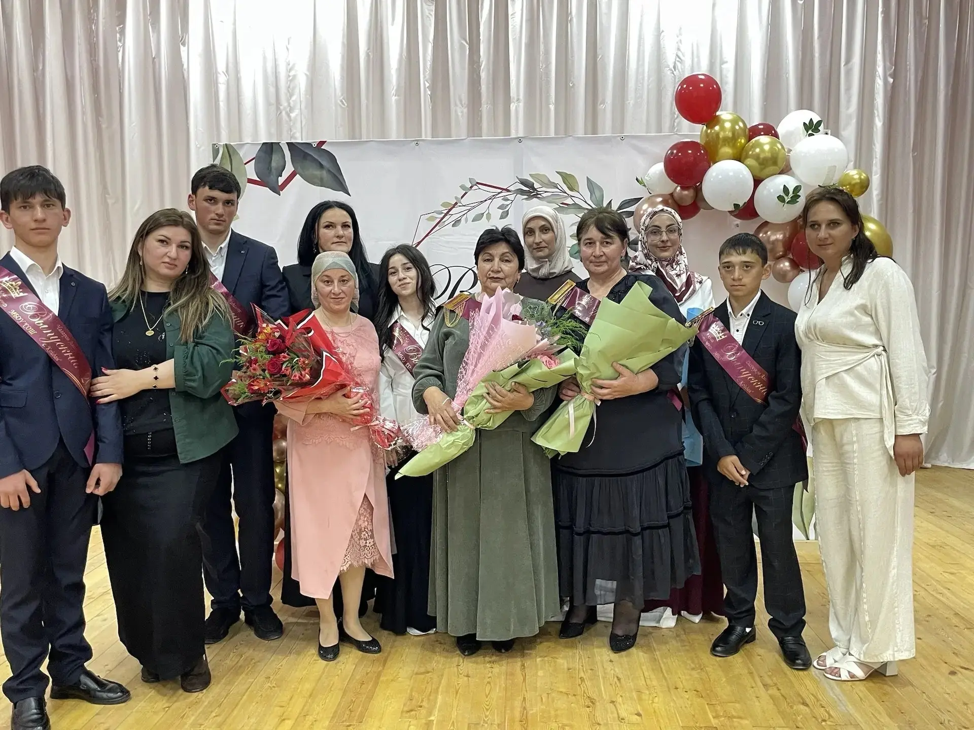 🔔26 мая в нашей школе прозвенел «Последний звонок». Этот традиционный праздник для вып...