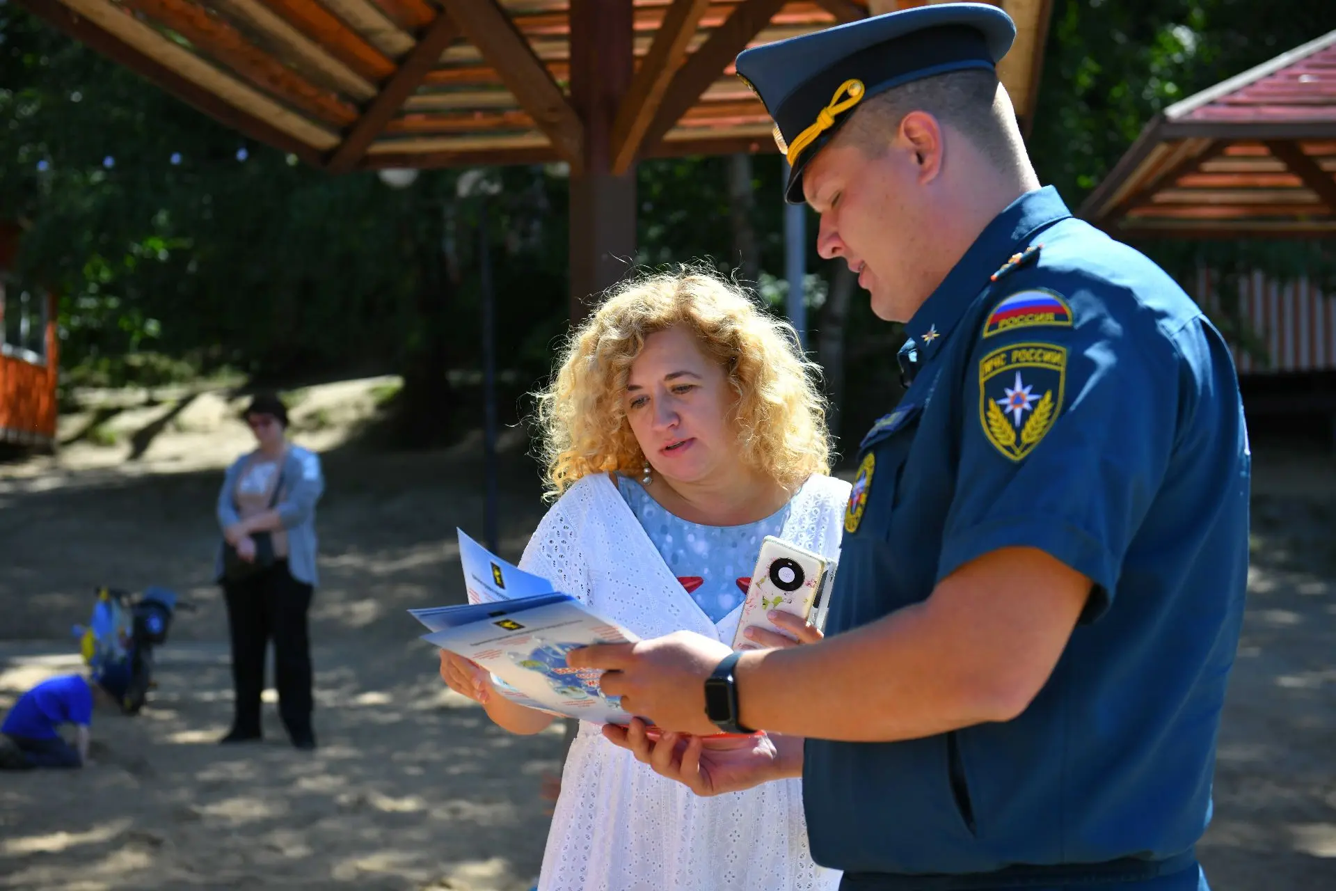 Под надёжной защитой: как службы Химок не допускают пожаров и несчастных случаев 
 
В Химках усилили