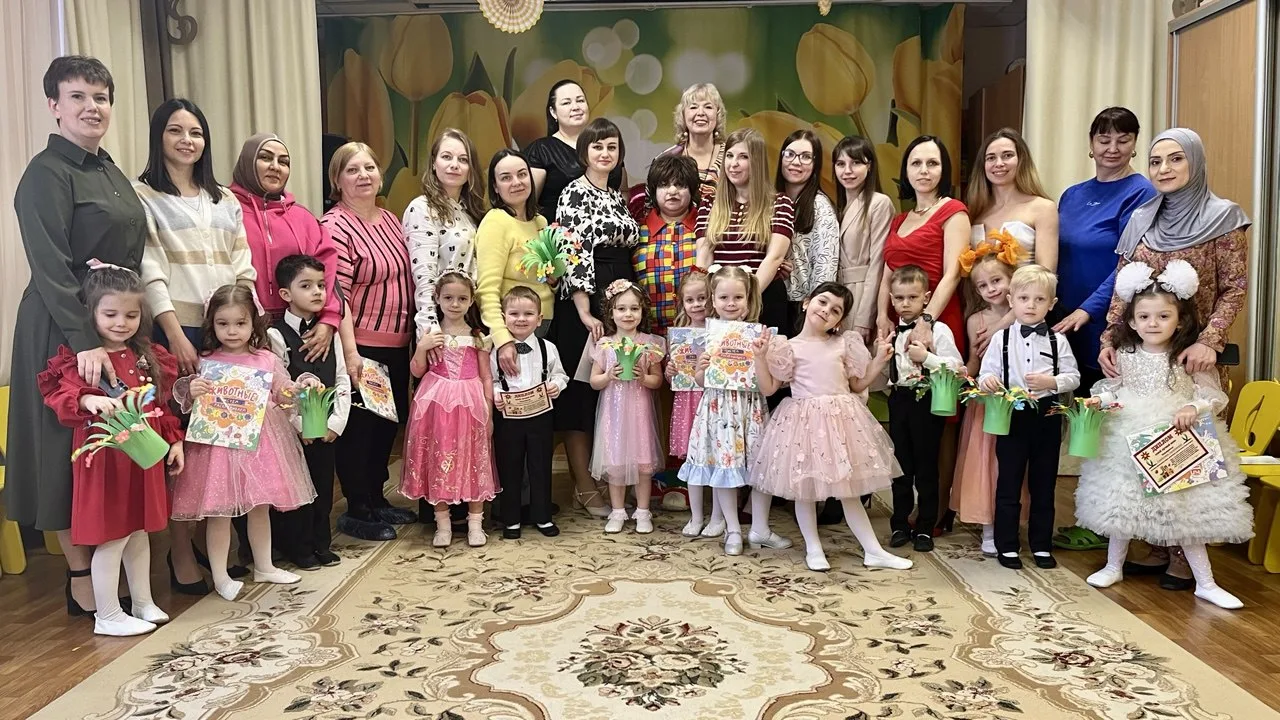 6 марта в средней группе нашего детского сада было шумно, весело и по-настоящему праздн...