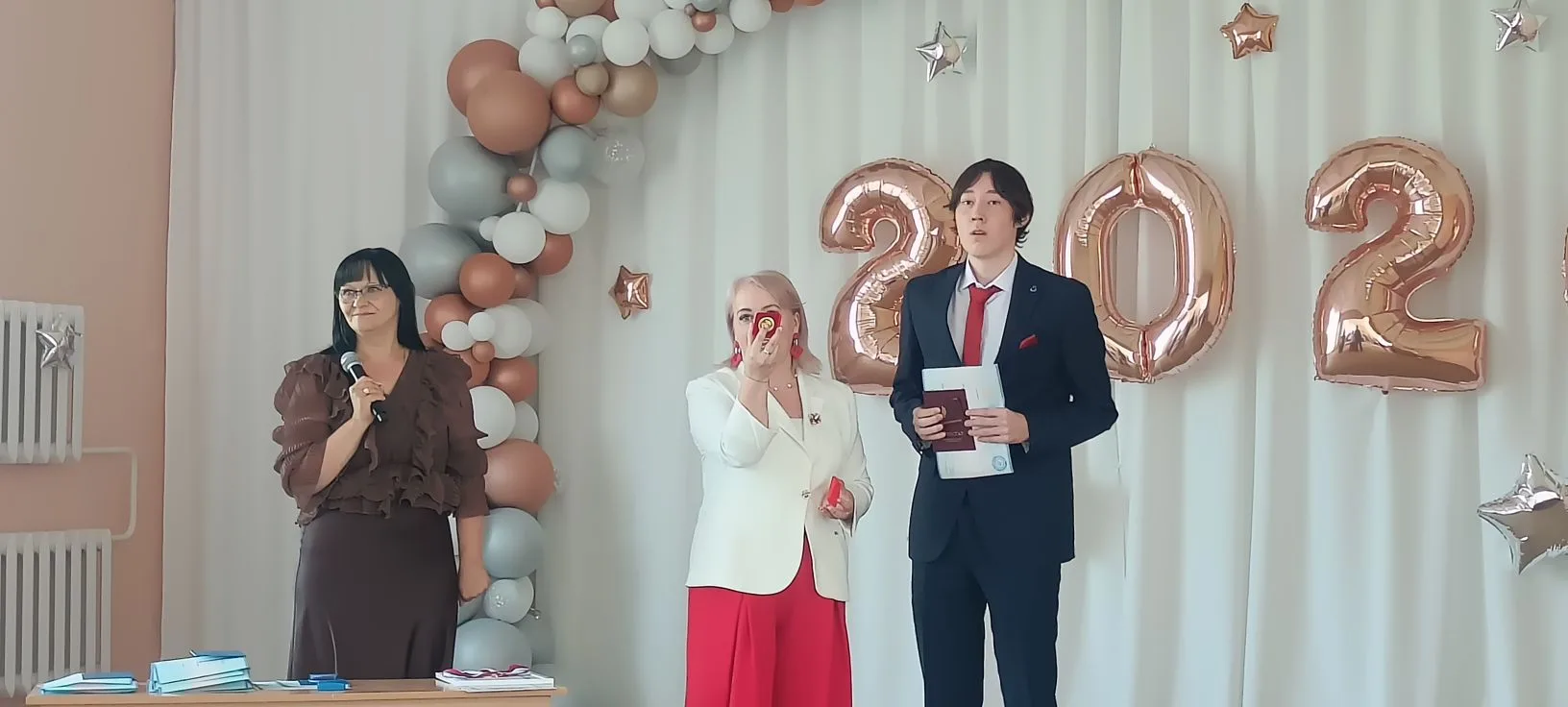 Вчерашние школьники — завтрашние студенты! 🎓✨

В нашей школе прошёл один из самых трогательных и до