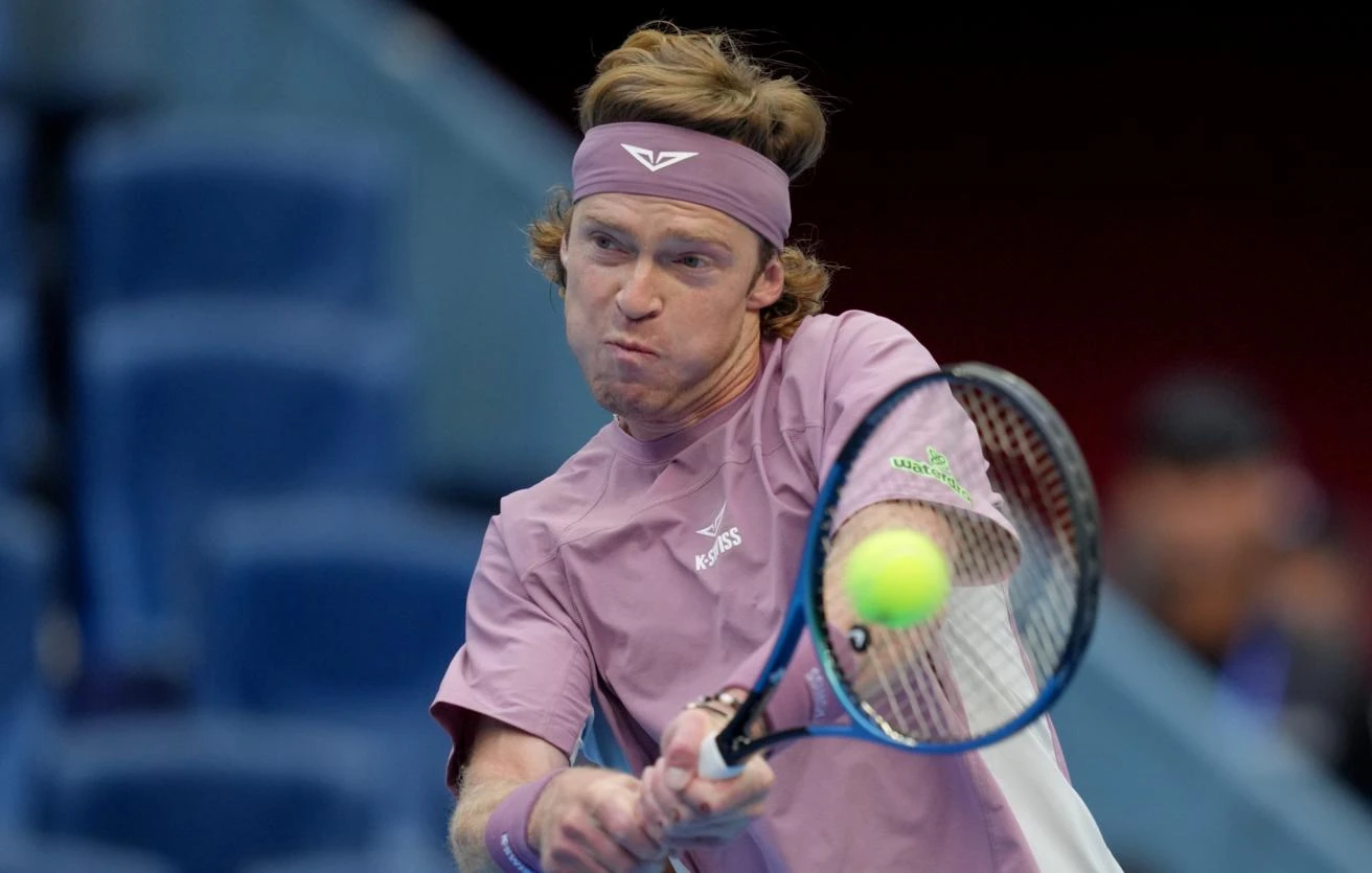 🎾 Рублёв упустил победу над десятой ракеткой мира в Пекине