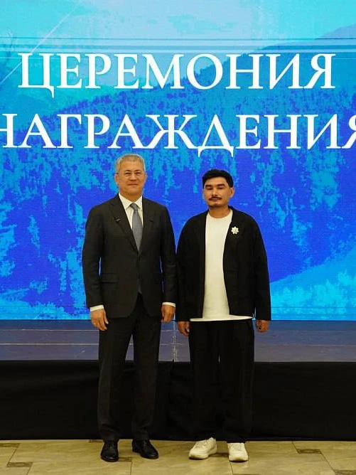 Радий Хабиров вручил государственные звания и награды деятелям культуры Башкортостана.