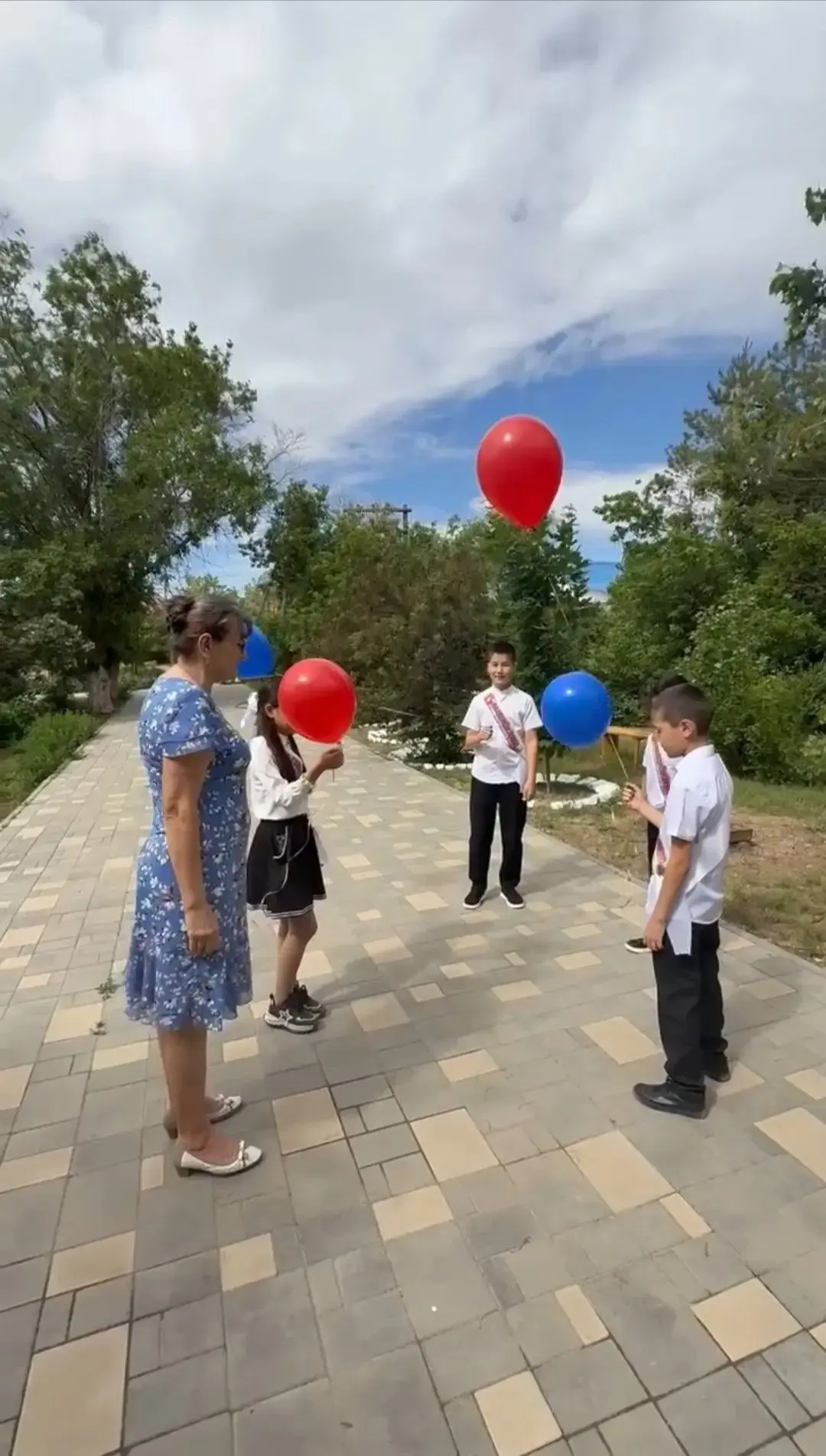 Вот и настал этот особенный, немного грустный, но такой торжественный и радостный день!...