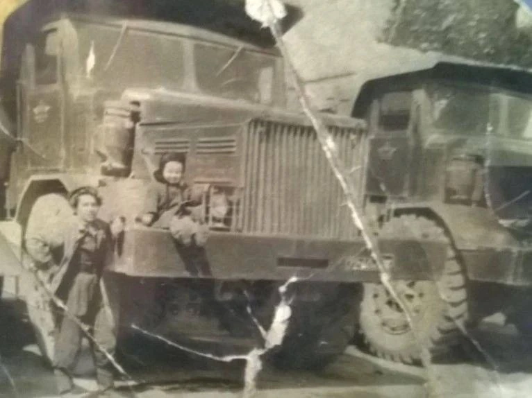 Год 1963. Мы с папой - Строители Красноярской ГЭС. Сейчас мне 64, а папули нет с нами вот уже 2 года
