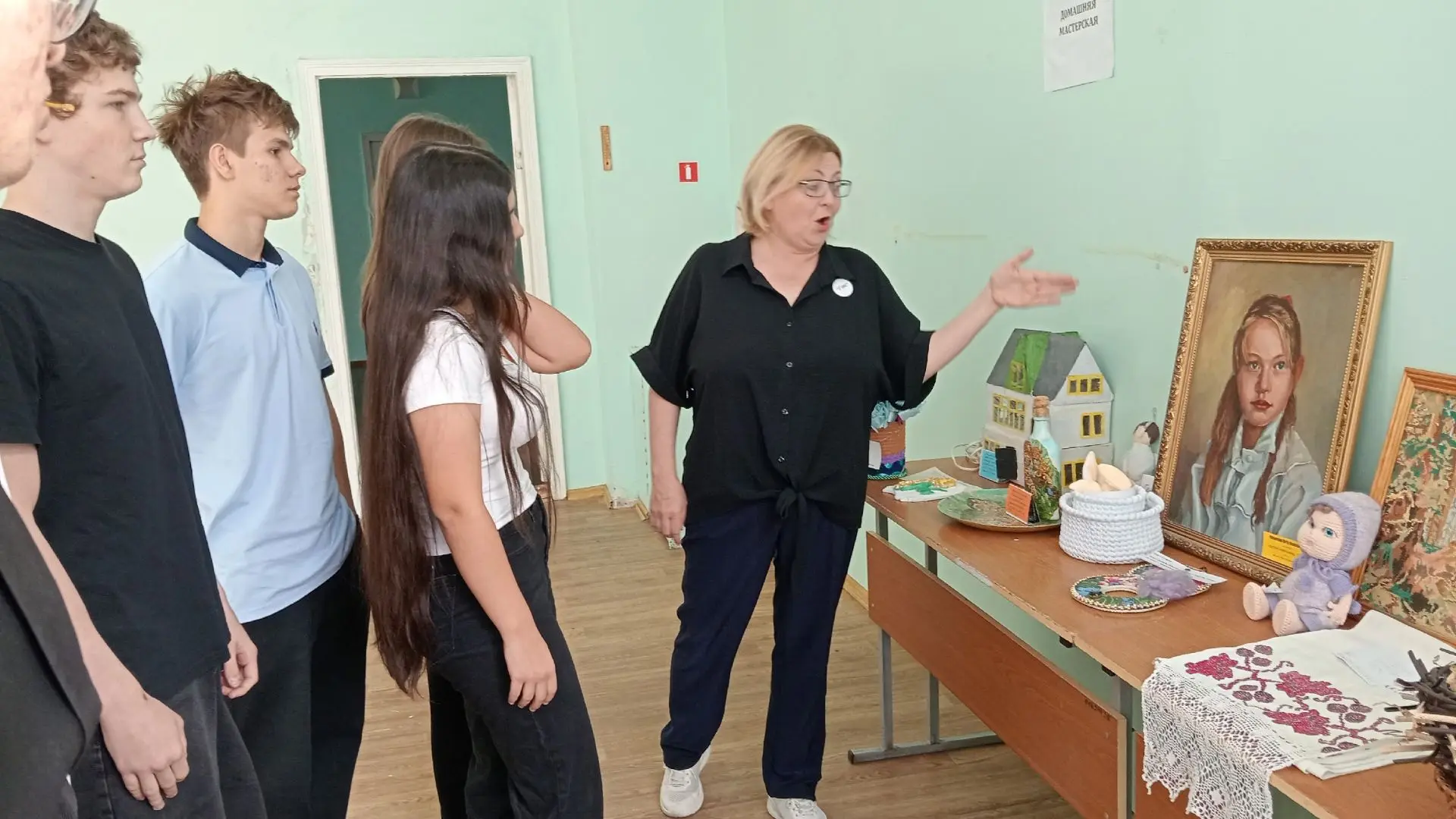 ❤️ «Спасибо за тепло ваших рук»: открытие экспозиции ко Дню пожилого человека.