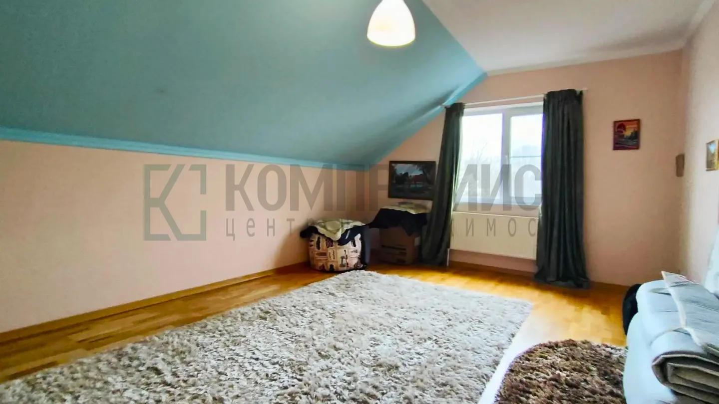 📍 Двухэтажный дом в станице Старокорсунская  🏠 Дом: ✅ 140,4 м², 2 этажа, 3 спальни ✅ Отличное жилое 
