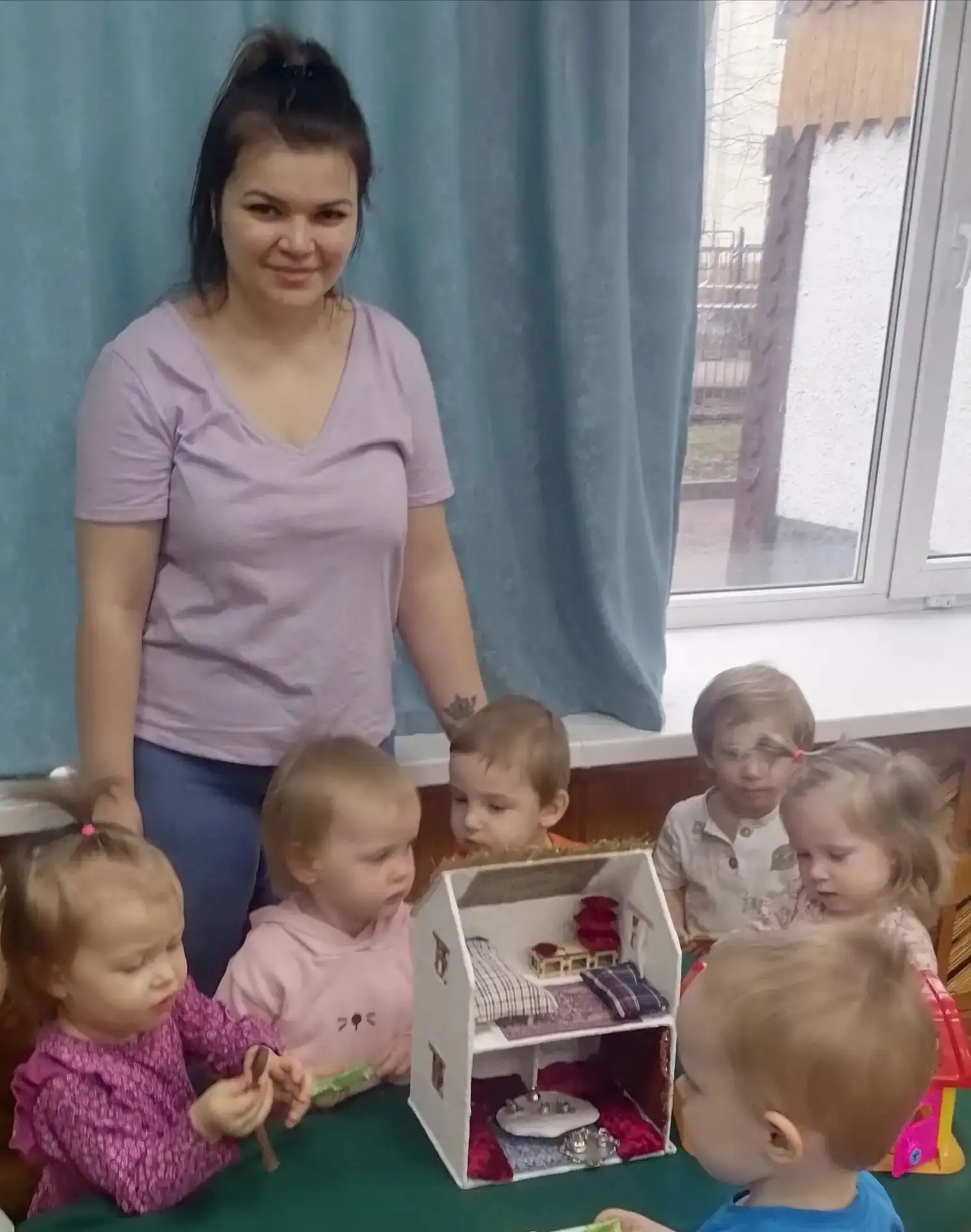 В нашем детском саду очень отзывчивые есть родители,  приходят гостем в группу, которую...