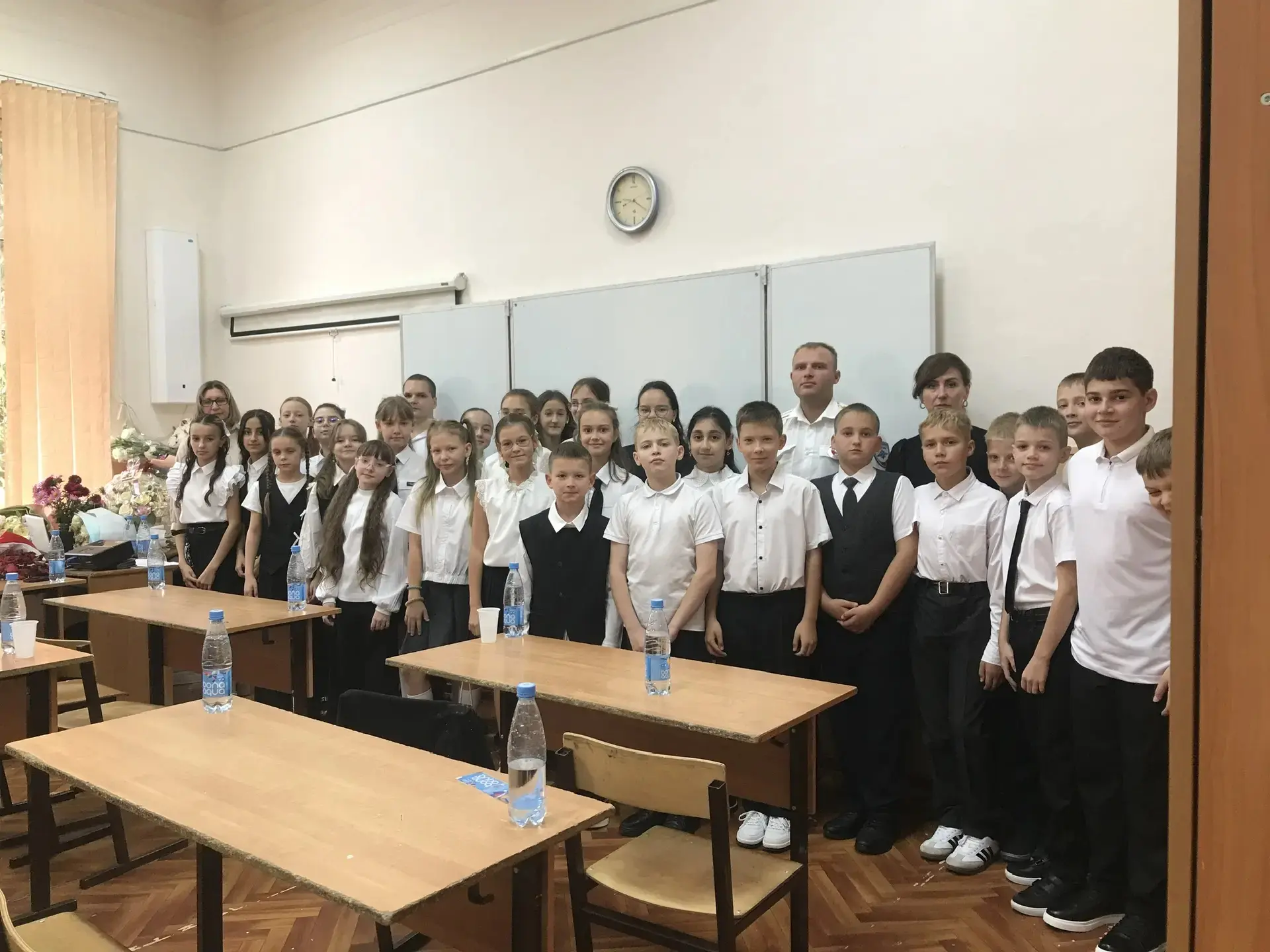 Учащиеся нашей школы встретились с инспектором ГИБДД. В ходе этой встречи прошла беседа...