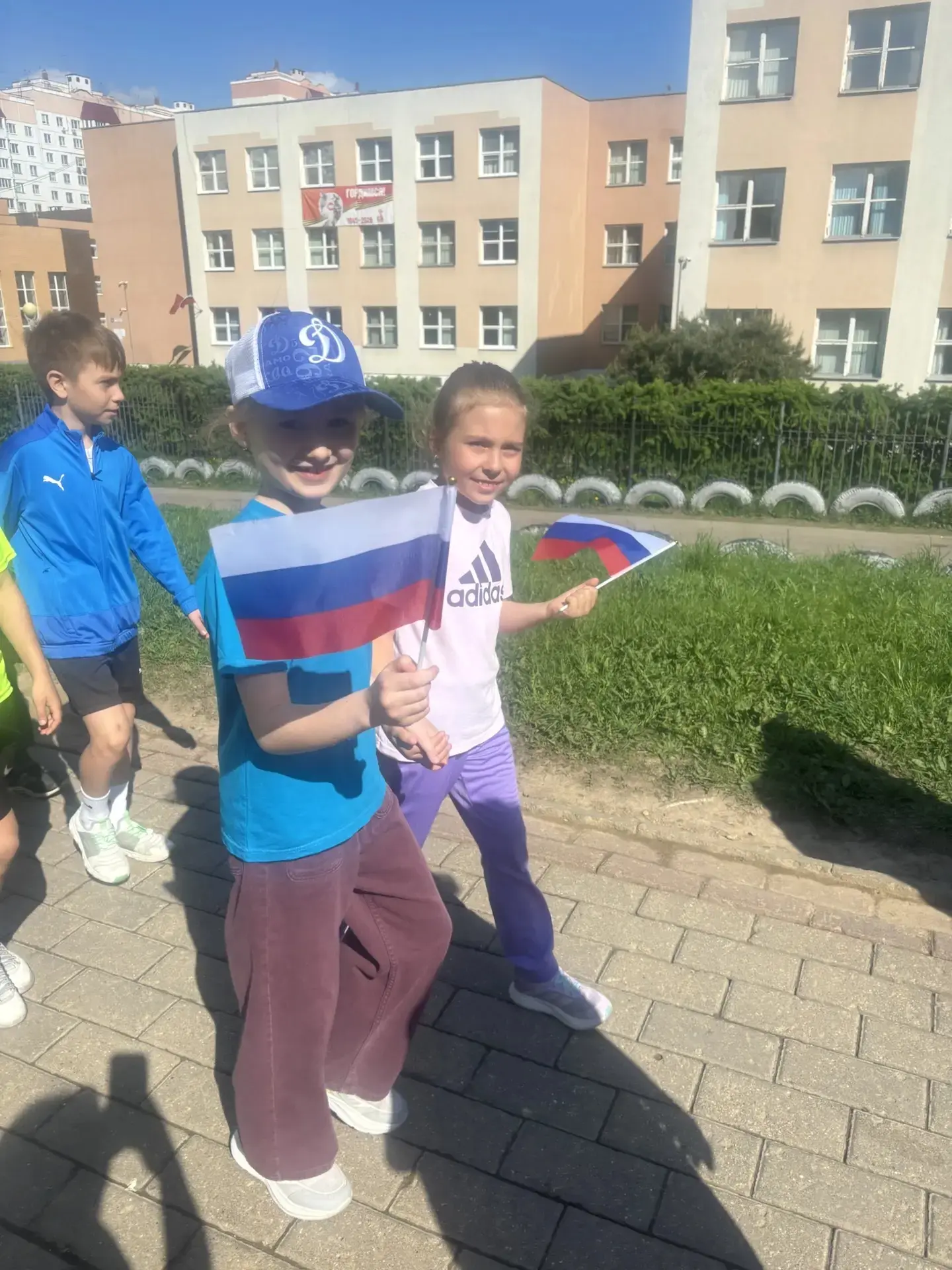 1А, 1В и 1Г тоже не остались в стороне, наши юные участники старались со всех сил 🌟🌟🌟