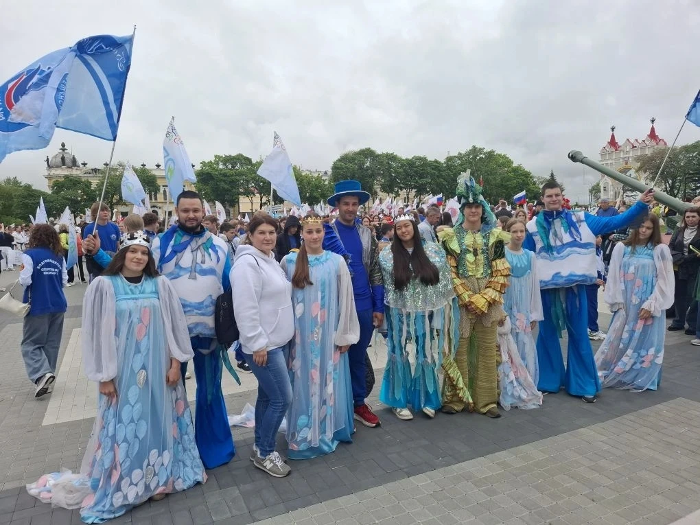 Дождь - не помеха для чемпионов! ☔🏆

Сегодня СШ № 1 с гордостью возглавила спортивную колонну на па